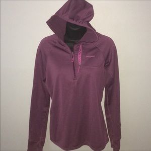 Small Patagonia Athletic pullover hooded half zip